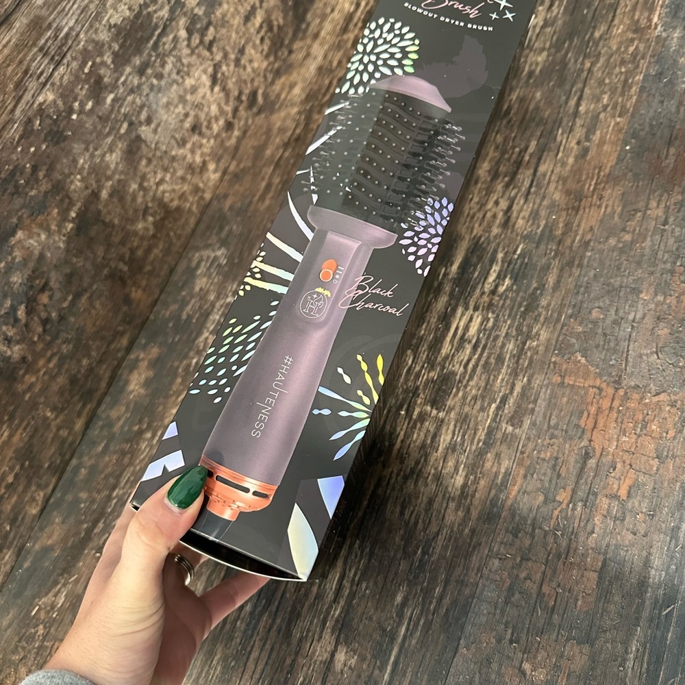 Hauteness Black Charcoal Ceramic Hair Blowout Dryer Brush - Picture 4 of 5